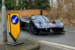 开云体育APP下载-阿斯顿马丁轻取红牛二队，塞恩斯惊艳四座