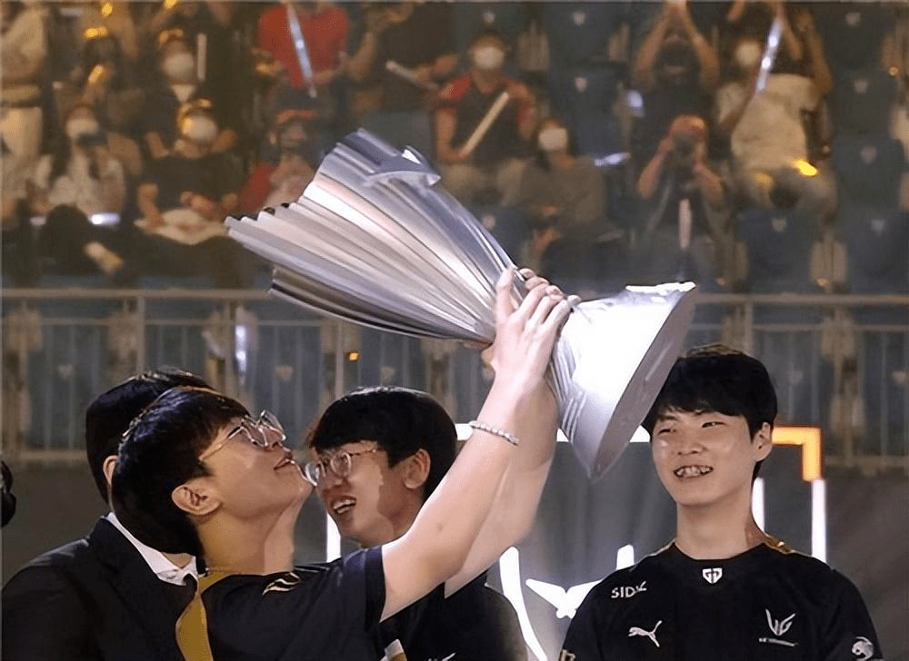 BRO险胜RNG，Chovy拿下关键大龙小组赛3:0（柏林）
