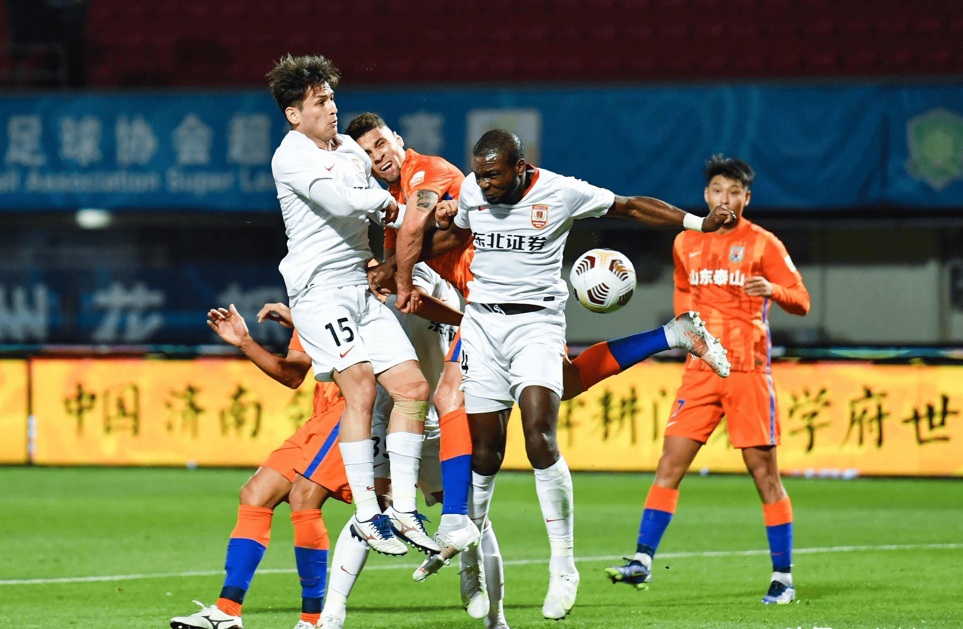 包含猛龙队主帅连胜战术见效,球队迎来复苏的词条 包含猛龙队主帅连胜战术见效,球队迎来复苏的词条